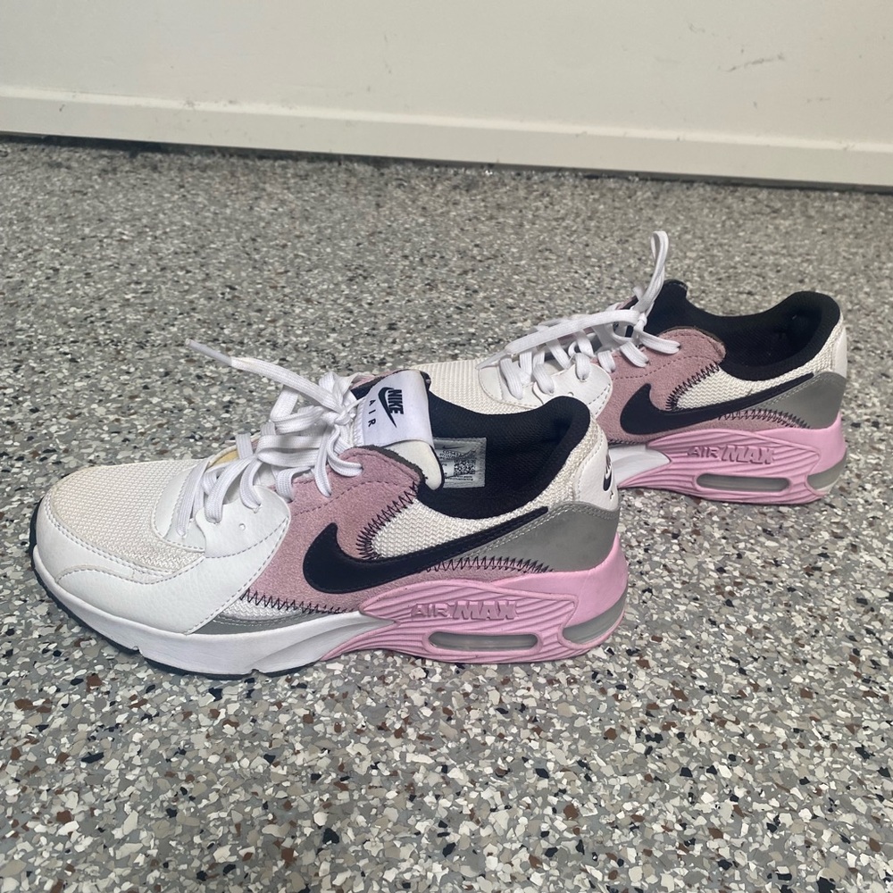 Nike Air Max Sneakers View 4